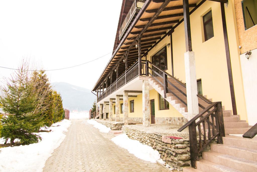 Pensiunea Roua Muntilor Sîmbăta de Sus Exteriér fotografie