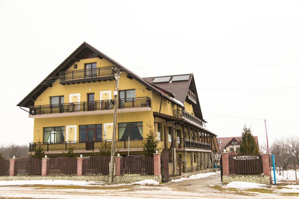 Pensiunea Roua Muntilor Sîmbăta de Sus Exteriér fotografie