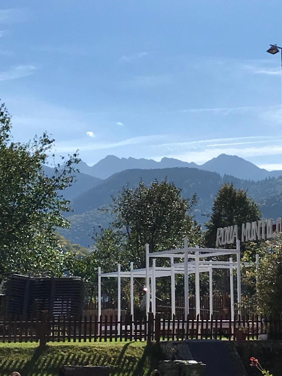 Pensiunea Roua Muntilor Sîmbăta de Sus Exteriér fotografie